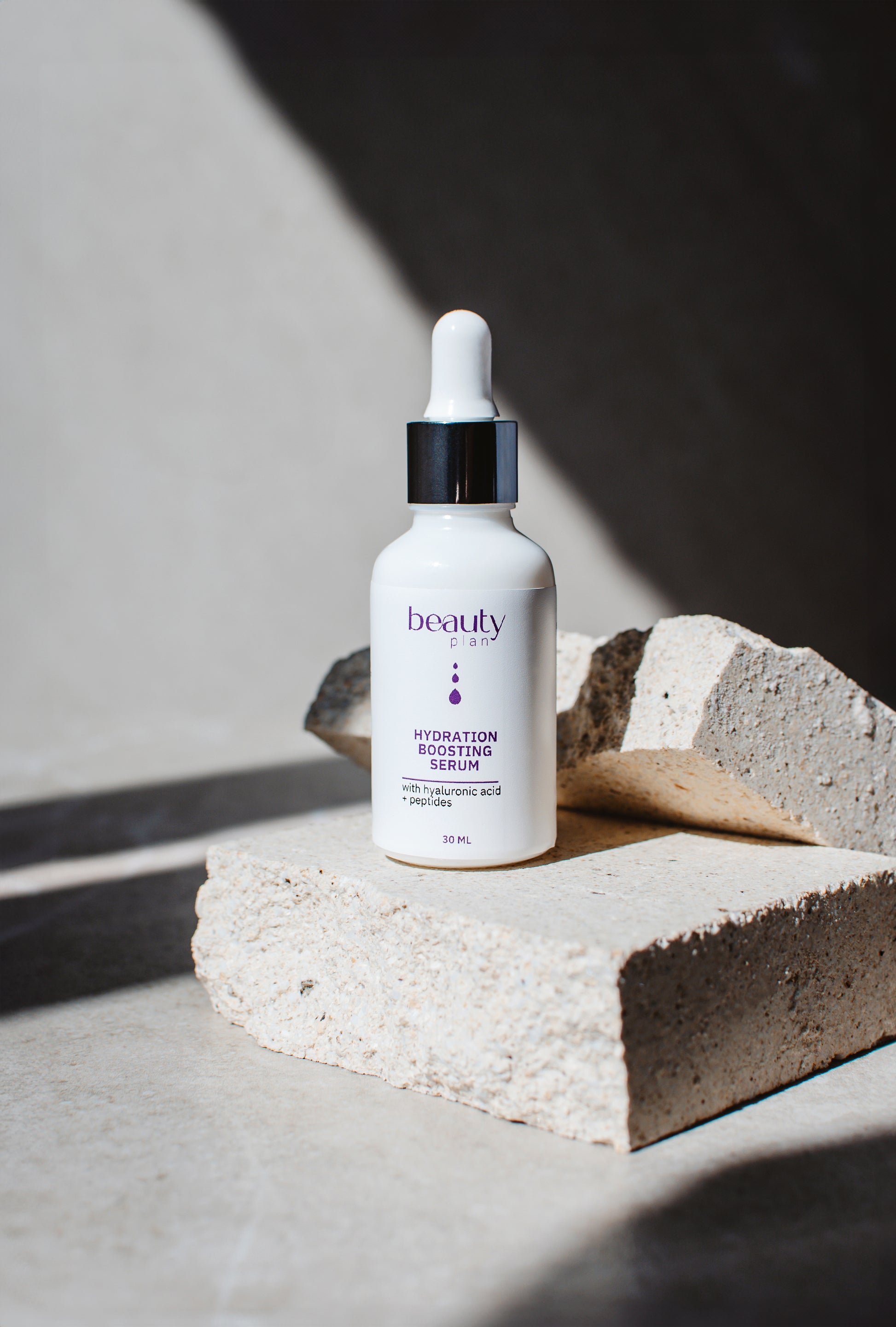 Intensyviai drėkinantis veido serumas jautriai odai