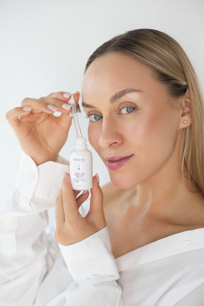 Serumas su hialuronu – drėkinimas ir elastingumas